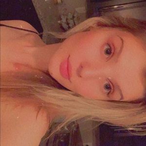 Meet your Posher, Caitlyn